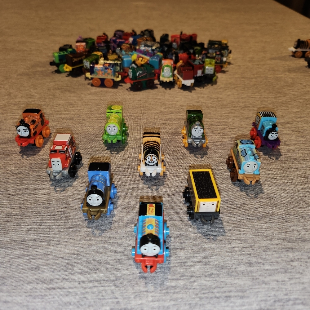 Thomas & Friends Mini Toy Train Set - Multicolor